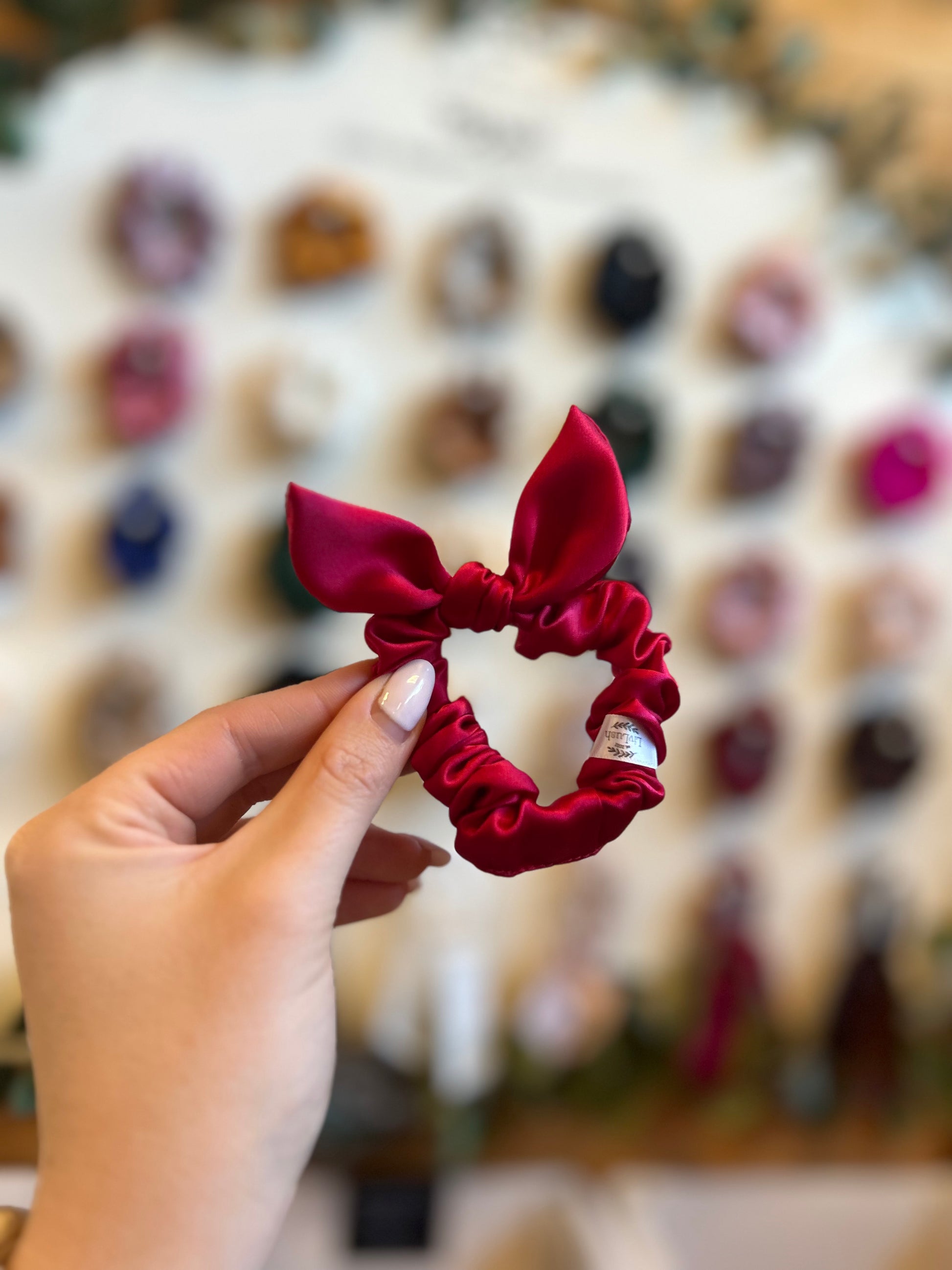 Lil Bow Mulberry Silk Scrunchie – LivLush