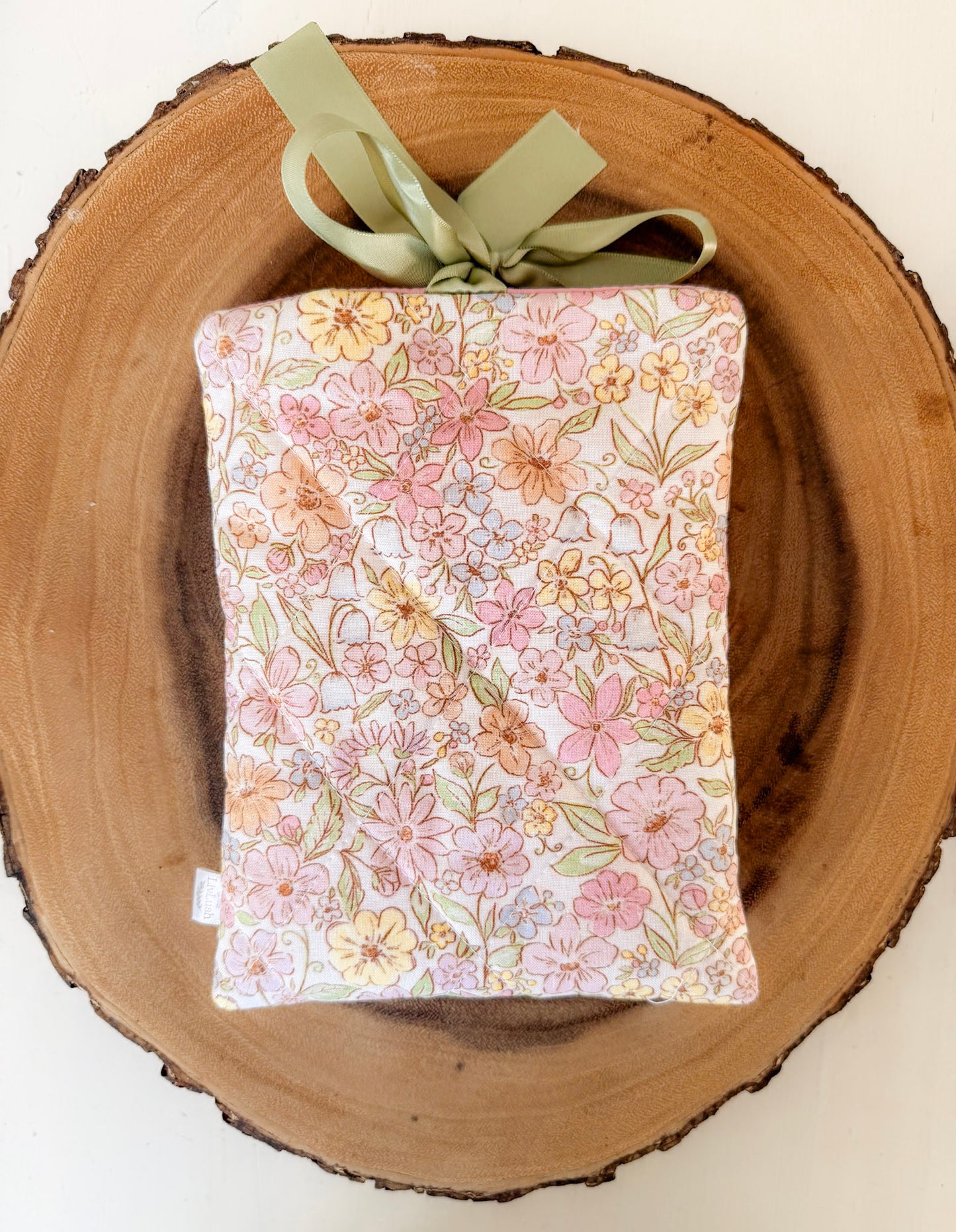 Quilted Bow E-Reader Sleeve