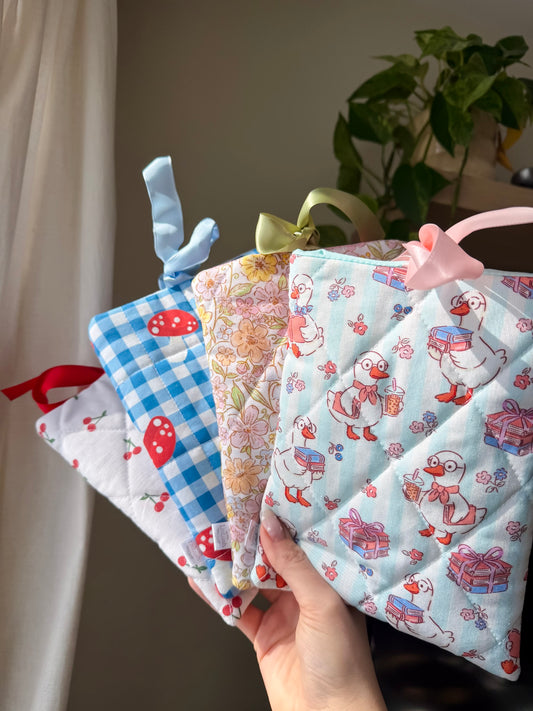Quilted Bow E-Reader Sleeve