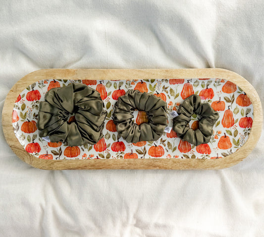 oLIVe Mulberry Silk Scrunchie